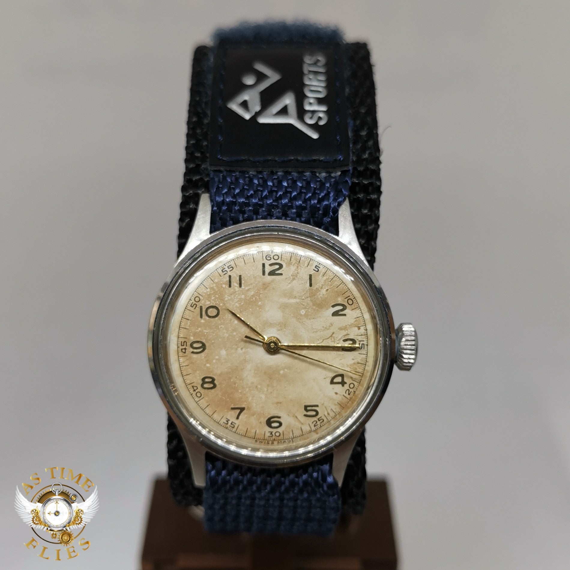 Empire Watch Co. manual-wind watch